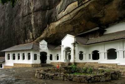 Пещерный Храм в Дамбуле Пещерный Храм в Дамбуле