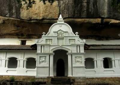 Пещерный Храм в Дамбуле Пещерный Храм в Дамбуле