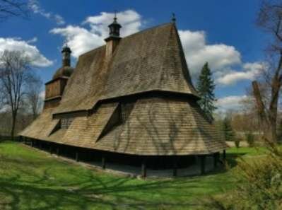 Храмы из невянущего дерева