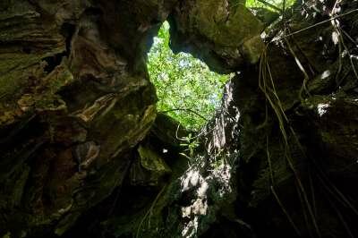 Символ Краби - пещера у Кхао Кханап Нам