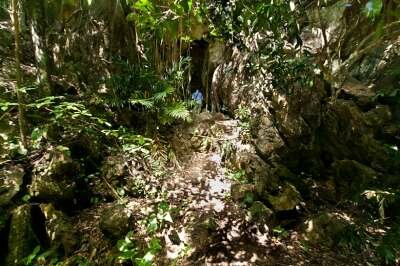 Символ Краби - пещера у Кхао Кханап Нам