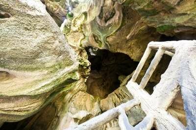 Символ Краби - пещера у Кхао Кханап Нам