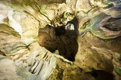 Символ Краби - пещера у Кхао Кханап Нам