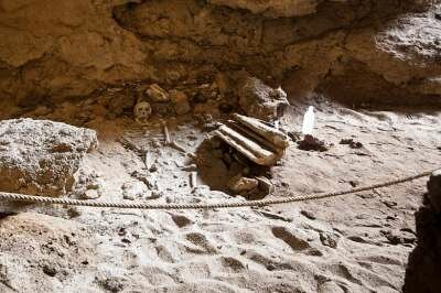 Символ Краби - пещера у Кхао Кханап Нам