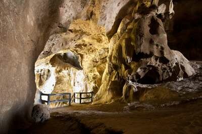 Символ Краби - пещера у Кхао Кханап Нам