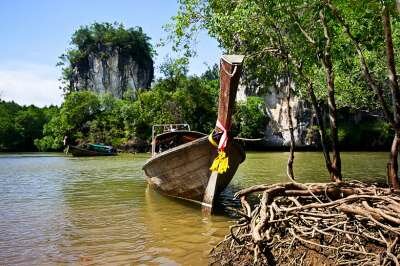 Символ Краби - пещера у Кхао Кханап Нам