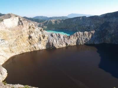 Цветные озера вулкана Келимуту Цветные озера вулкана Келимуту