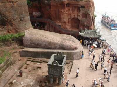 Статуя Будды Майтрейи в Лэшане Статуя Будды Майтрейи в Лэшане