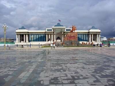 Площадь Сухэ-Батора Площадь Сухэ-Батора