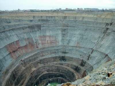 Кимберлитовая алмазная трубка «Мир»