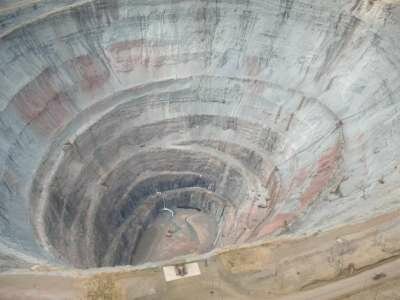 Кимберлитовая алмазная трубка «Мир»