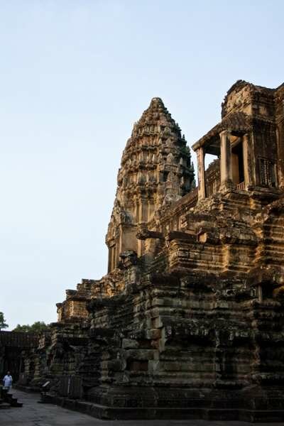 Ангкор Ват — древнее наследие кхмеров Ангкор Ват — древнее наследие кхмеров