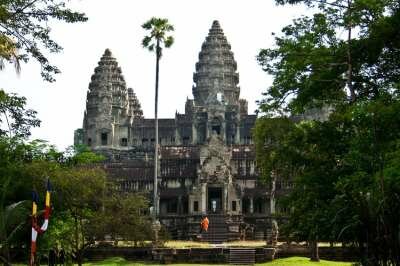 Ангкор Ват — древнее наследие кхмеров Ангкор Ват — древнее наследие кхмеров