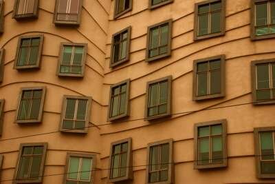 Танцующий дом в Праге