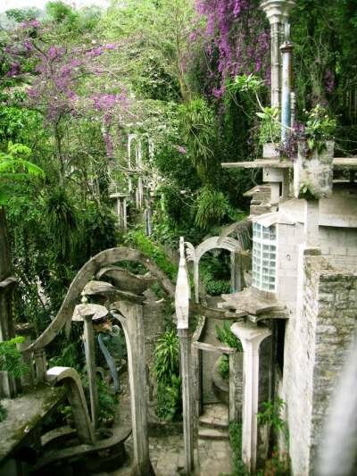 Парк сюрреалистичных скульптур Las Pozas