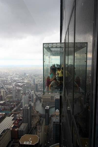 Небоскреб Willis Tower (Sears Tower) Небоскреб Willis Tower (Sears Tower)