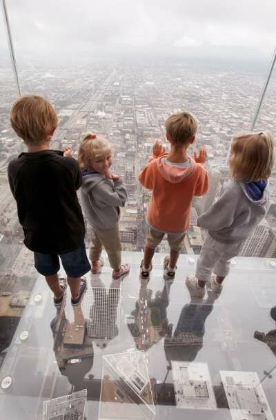 Небоскреб Willis Tower (Sears Tower) Небоскреб Willis Tower (Sears Tower)