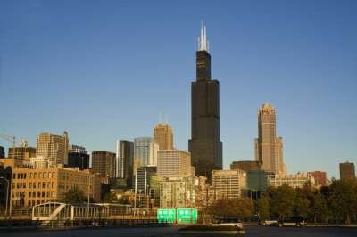 Небоскреб Willis Tower (Sears Tower) Небоскреб Willis Tower (Sears Tower)