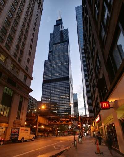 Небоскреб Willis Tower (Sears Tower) Небоскреб Willis Tower (Sears Tower)