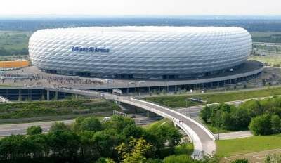 Стадион Альянц Арена в Мюнхене Стадион Альянц Арена в Мюнхене