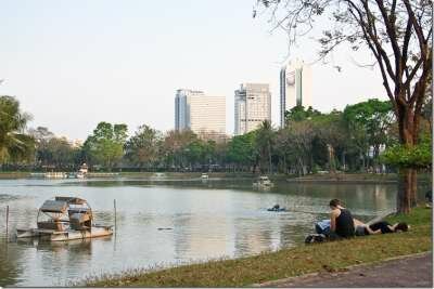 Парки Бангкока: Люмпини - прогулка с варанами